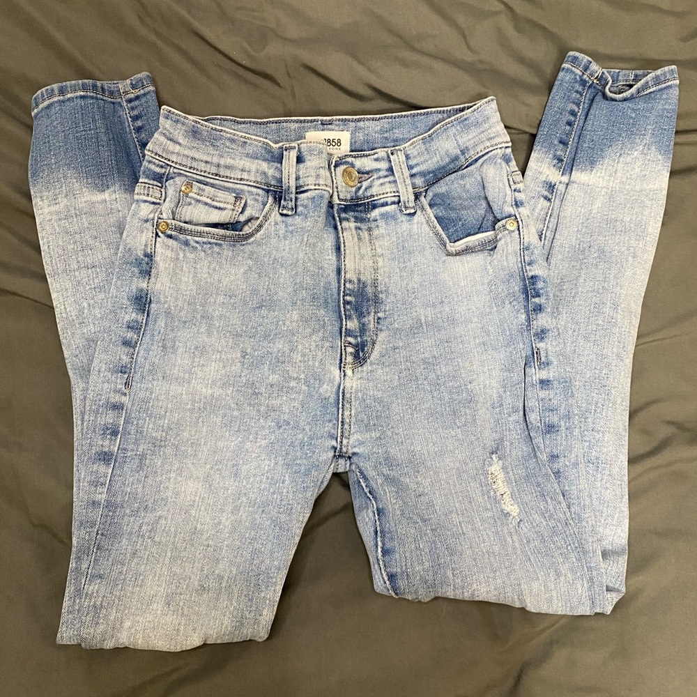 LIKE NEW vintage style high rise skinny jeans